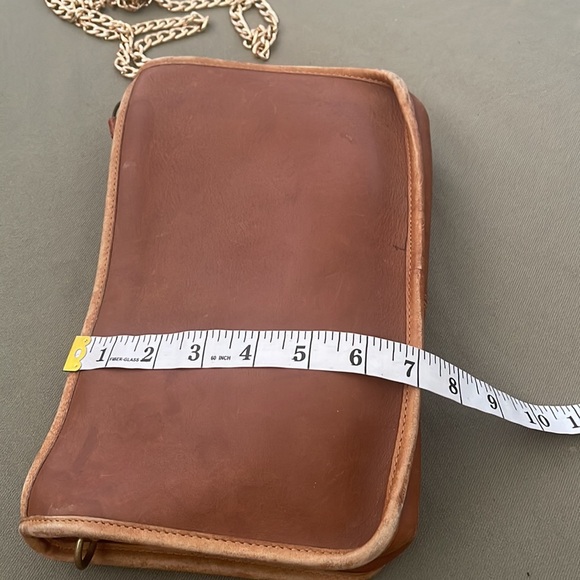 COACH  vintage authentic Leather caramel tone crossbody BAG - Picture 15 of 15